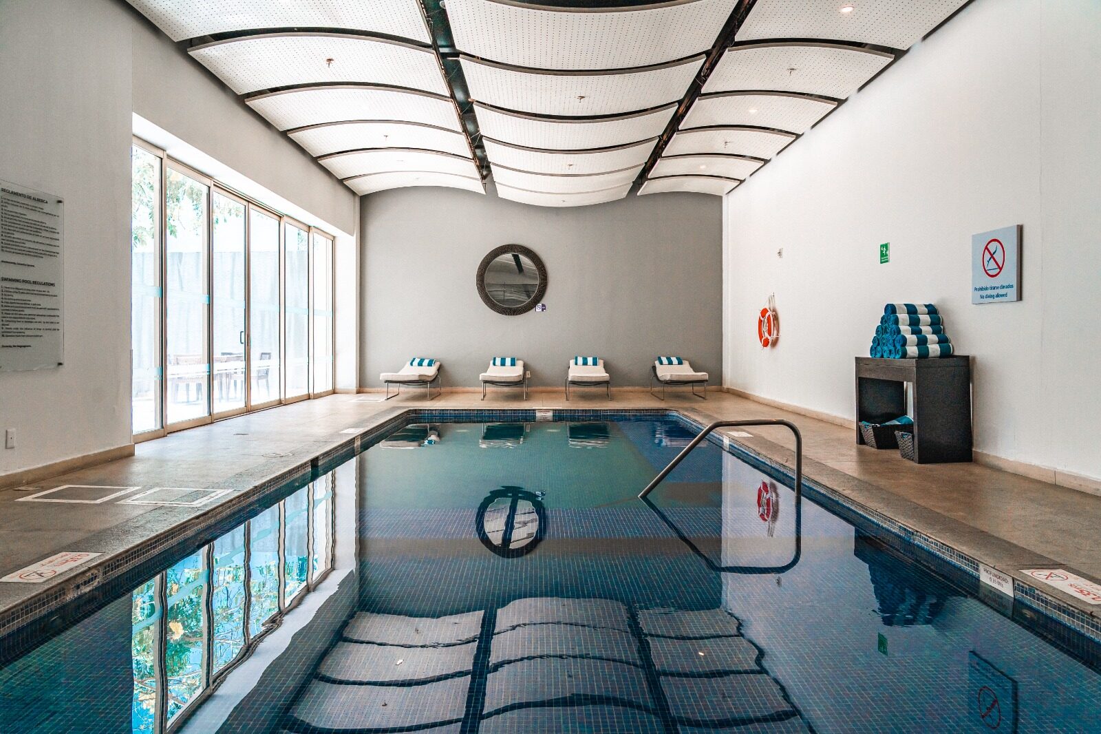 Holiday Inn Patria — pool